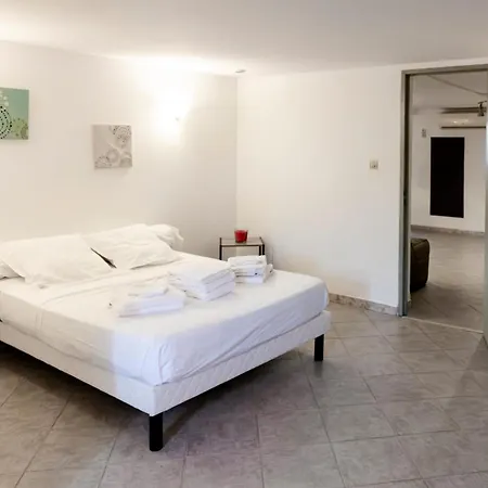 Bas De Villa, Haute-corse, Vue Montagne, 5min Des Plages Feriehus *