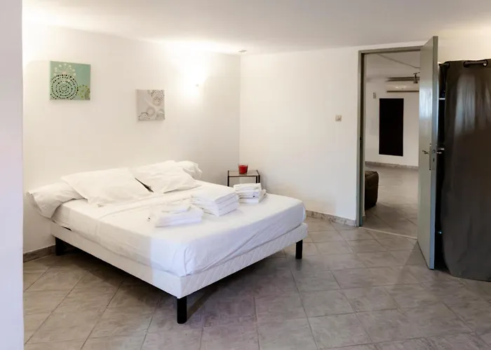 Bas De Villa, Haute-corse, Vue Montagne, 5min Des Plages Feriehus *