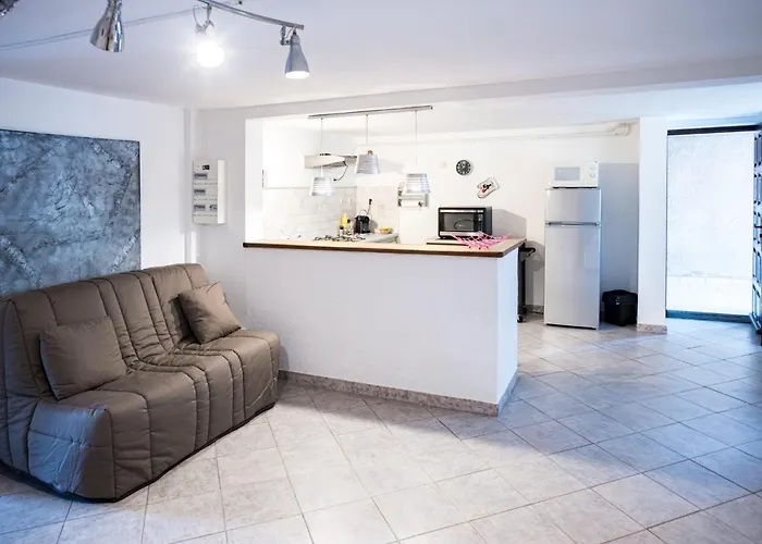 Bas De Villa, Haute-corse, Vue Montagne, 5min Des Plages Feriehus *